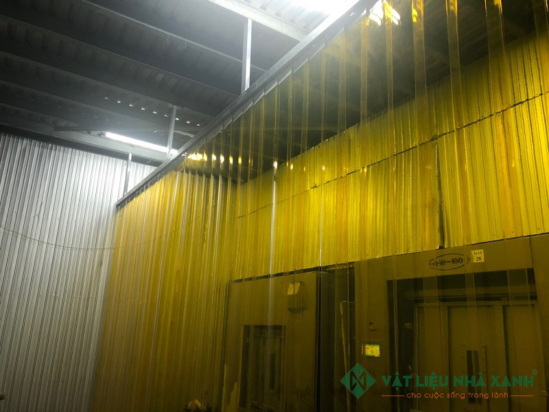 Rèm nhựa PVC màu vàng trong có khả năng chống côn trùng hiệu quả